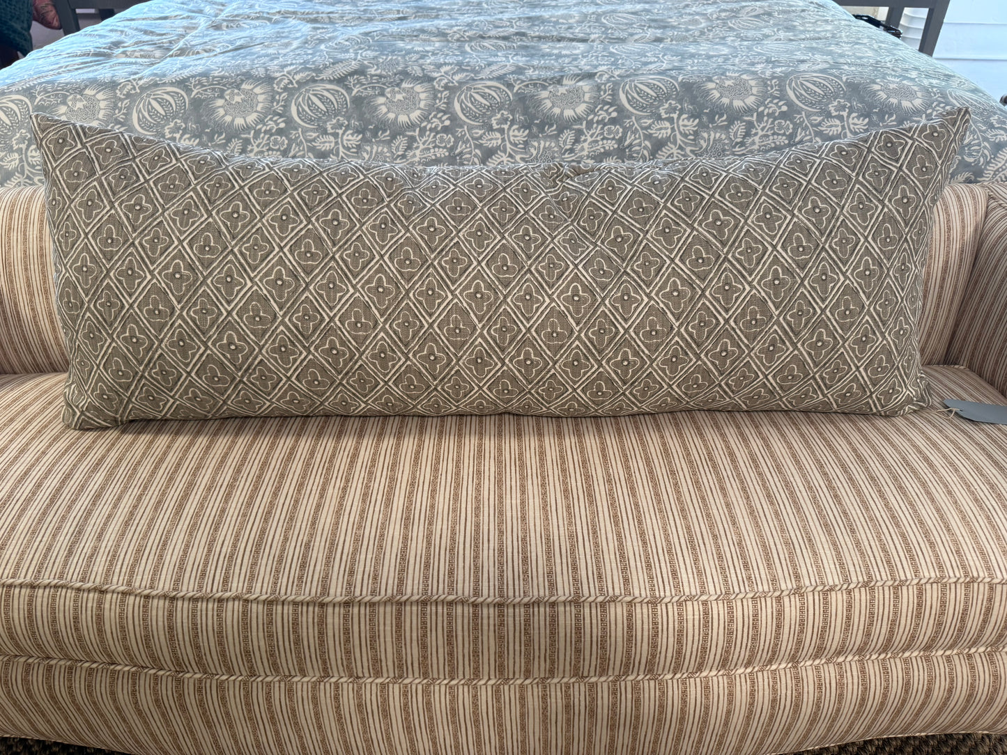 LaceField Reeva Lumbar Pillow