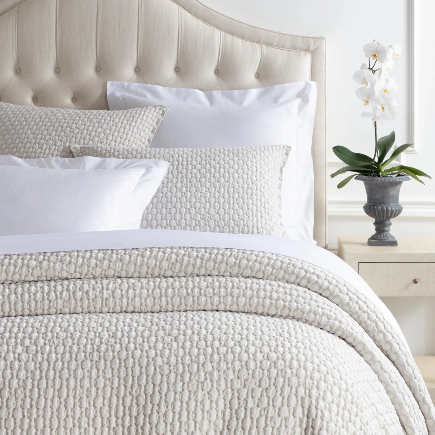 Lodi Matelasse Coverlet | Sand/King