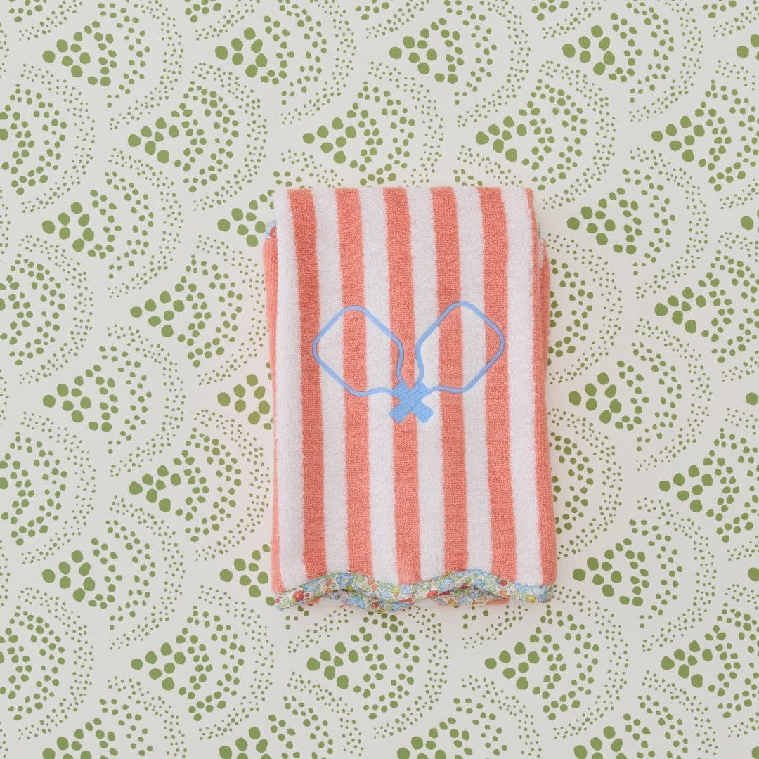 Weezie Scallop Towel - Azalea/Paddles