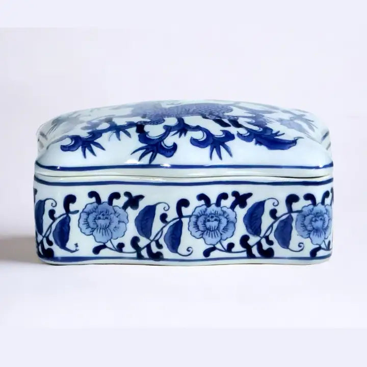 Lidded Box, Chinoiserie Deer Design