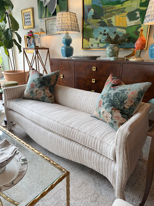 Courbet Settee